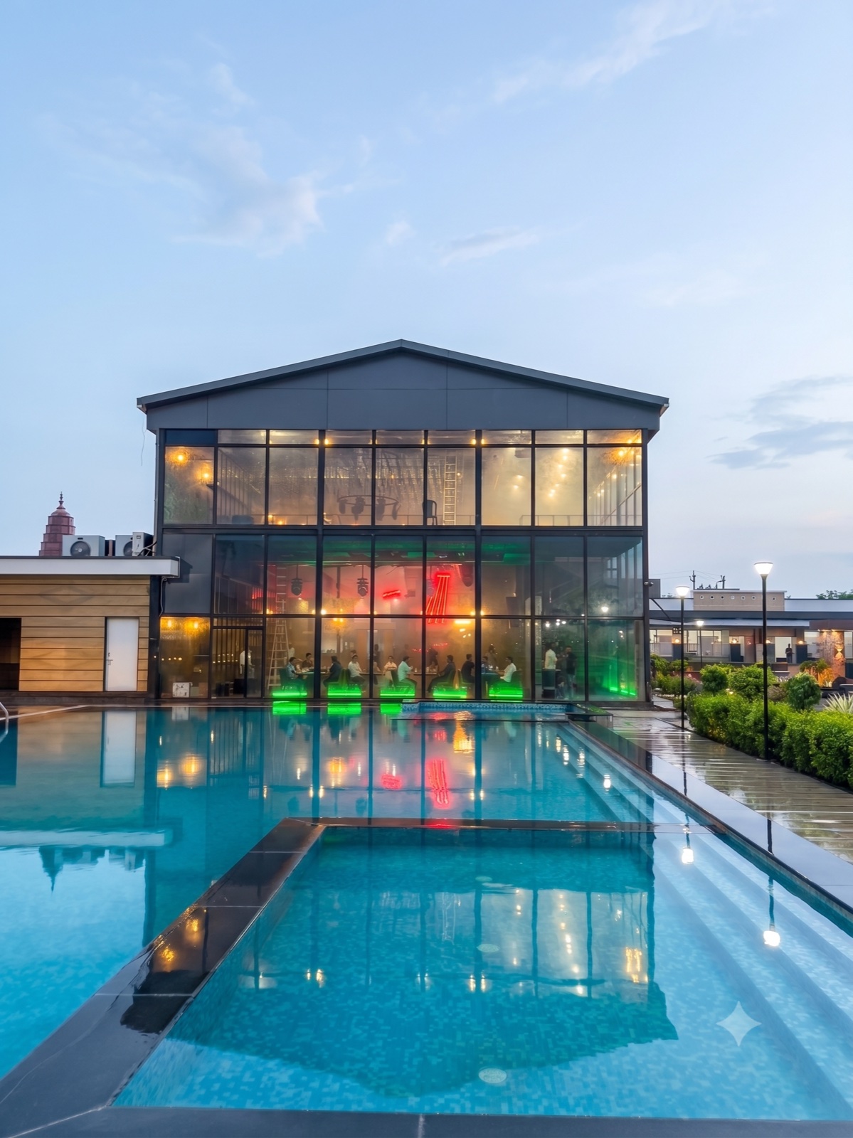 Shaurya Night Club